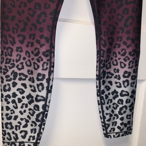 Good American Ombré Leopard Leggings - Picture 5 of 6